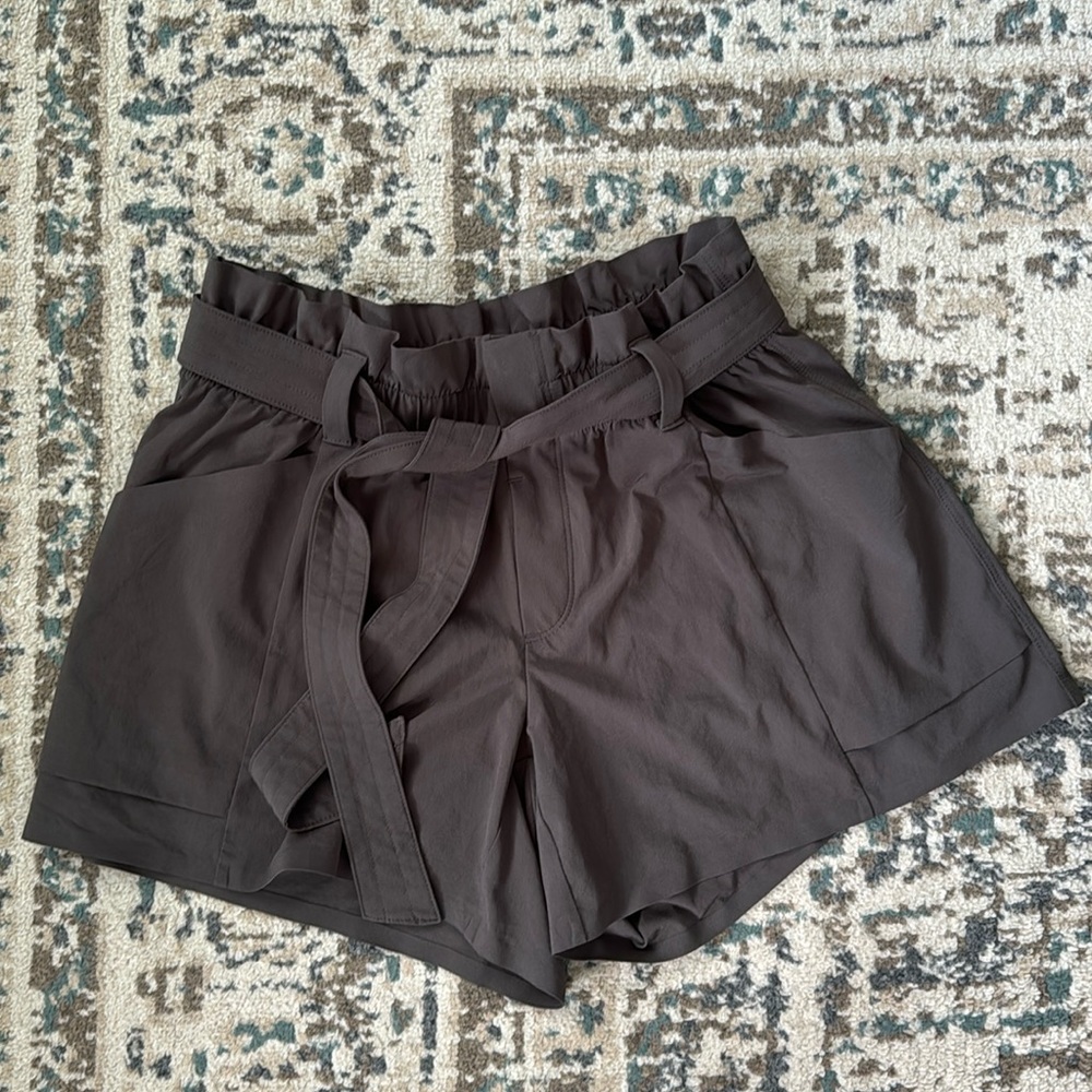 Athleta Hunter Green shorts size 6